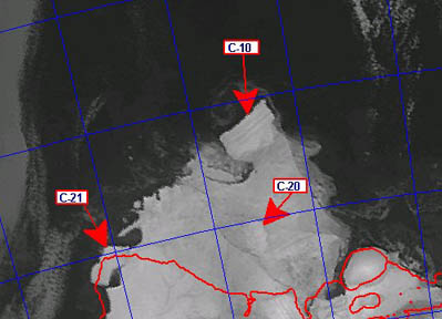 Infračervený snímek pobřeží Wilkesovy země. Šipka s popiskem C-21 označuje místo, odkup se ledovec uvolnil (foto NIC).