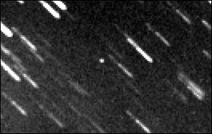 Asteroid 2003 CP20 je kamenné těleso o průměru několika kilometrů (foto Reiner Stoss).