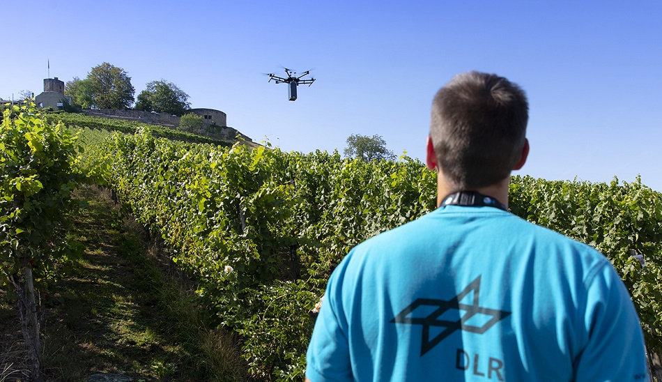 Dron nad vinicí, foto  DLR/Frank Eppler.