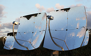 parabolická zrcadla s fotovoltaickým článkem společnosti ZenithSolar