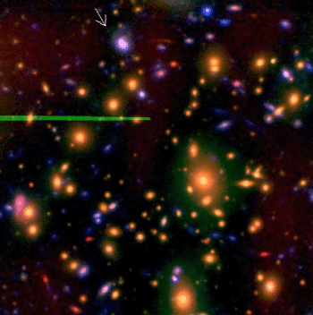 Šipka označuje polohu galaxie HCM 6A. Snímek byl pořízen ve viditelném a infračerveném světle.(foto physicsweb)