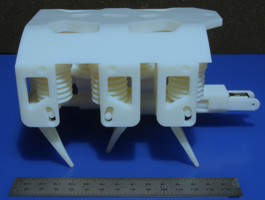 hydraulicky poháněný robot kompletně vytištěný na 3D tiskárně, Robert MacCurdy et al., Printable Hydraulics: A Method for Fabricating Robots by 3D Co-Printing Solids and Liquids, arXiv:1512.03744v1 [cs.RO] 11 Dec 2015, http://arxiv.org/pdf/1512.03744v1.pdf