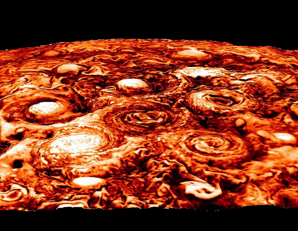 Jupiterův jižní pól v infračerveném části spektra (foto  NASA/JPL-Caltech/SwRI/ASI/INAF/JIRAM).