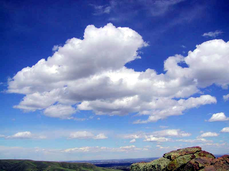 Oblak kumulus, foto Michael Jastremski (legacy.openphoto.net), CC BY-SA 2.0, https://creativecommons.org/licenses/by-sa/2.0, via Wikimedia Commons.