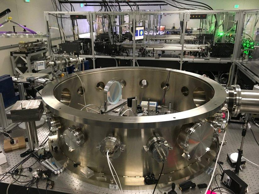 Reaktor pro laserovou fúzní reakci (foto Advanced Beam Laboratory/Colorado State University).