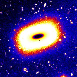 Galaxie LEDA 074886 v nepravých barvách, foto Dr.Lee Spitler, Swinburne University of Technology, Australia.