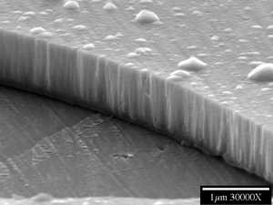 film oxidu zinečnatého na polymerním povrchu (foto University of Buffalo)