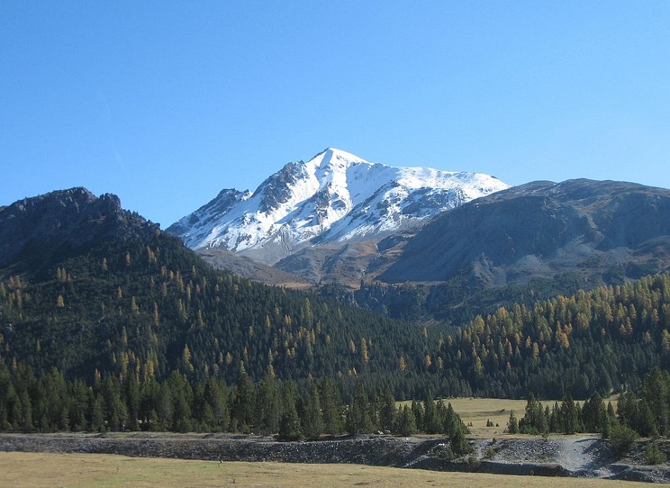 Pohled od severu na Piz Daint, podle kterého byl pojmenován švýcarský superpočítač, foto Adrian Michael,  CC-BY-SA-3.0, https://creativecommons.org/licenses/by-sa/2.5, via Wikimedia Commons.