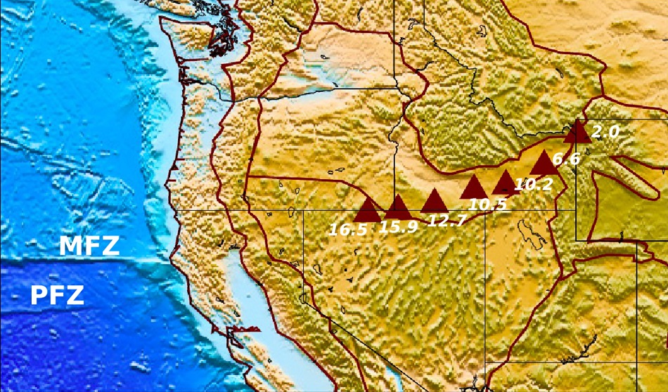 Čísla u trojúhelníků udávají, před kolika miliony let byla označená oblast vulkanicky aktivní, obr. Virgina Tech.